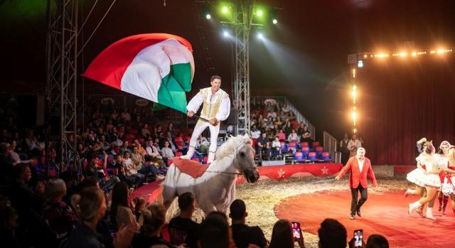 Látványos programok Balatonlellén a Cirkuszok Éjszakáján