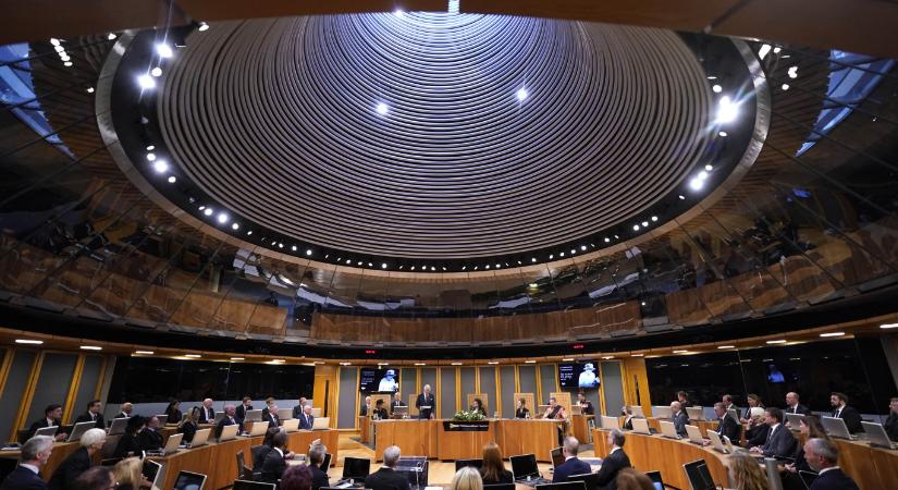 A walesi kormány törvényben tiltaná be a politikusok hazudozásait
