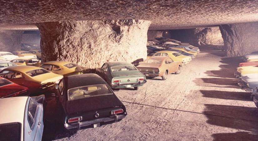 Több ezer autót tároltak egy földalatti barlangban