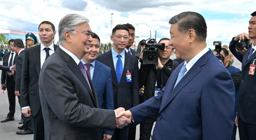 Kína támogatja Kazahsztán csatlakozását a BRICS-hez