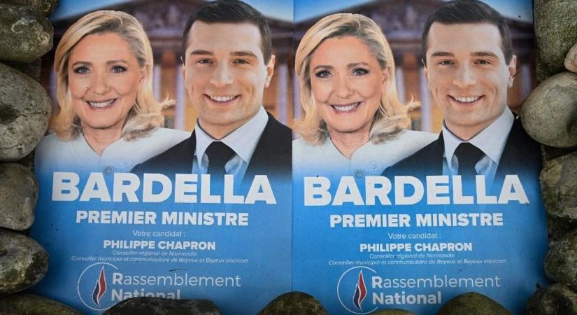 Tömegével lépnek vissza a francia képviselőjelöltek, hogy megelőzzék a Le Pen-féle földindulást
