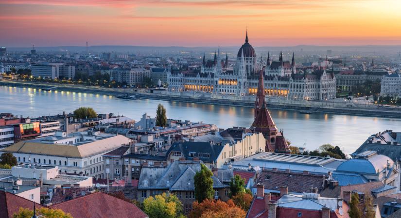 Kezdődik a nyári útfelújítási dömping Budapesten: itt lesznek lezárások péntektől