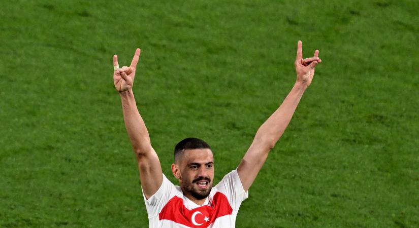 Ultranacionalista szimbólum vagy ártatlan jelkép? Farkasköszöntés miatt tilthatja el a negyeddöntőtől a török-osztrák meccs hősét az UEFA