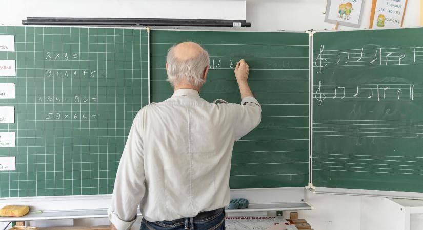 Hiába a béremelés, a pedagógusok fele továbbra is 50 év feletti az általános iskolákban