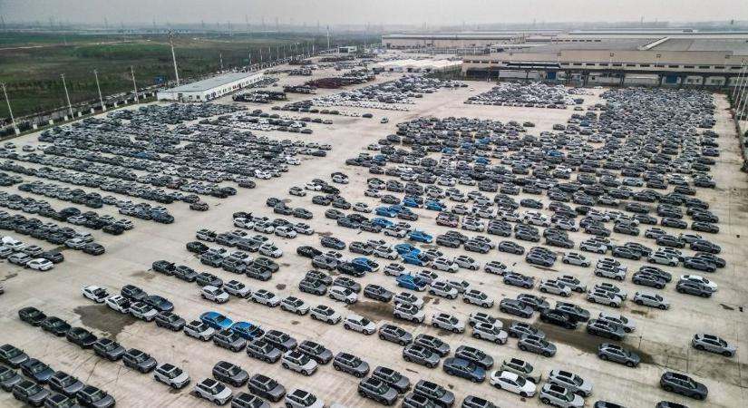 Se kiköpni, se lenyelni nem tudják az uniós tagok a kínai autóvámokat