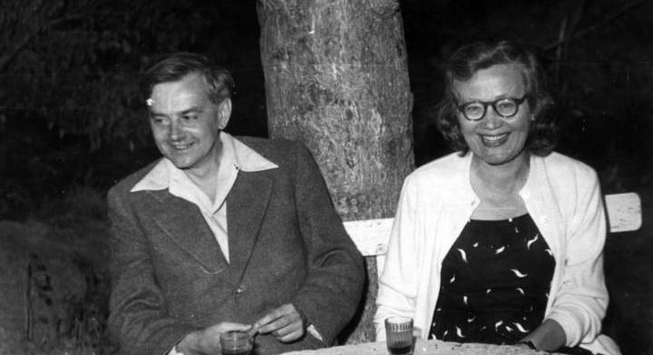 Temetőben töltött éjszaka után döntötte el a híres magyar költő: megházasodik