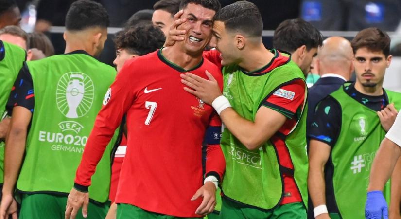 Ez a valós ok: ezért sírt Ronaldo a kihagyott 11-es után - Videó