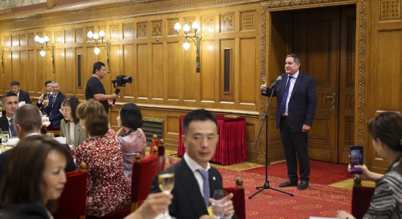Nagy Márton: Kínai turisták több mint 300 ezer vendégéjszakát töltöttek el Magyarországon tavaly