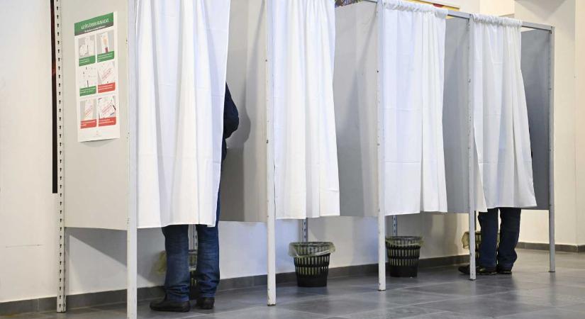 Elnökválasztási felmérés: Mircea Geoană május óta beerősített, Elena Lasconi lendületesen indít