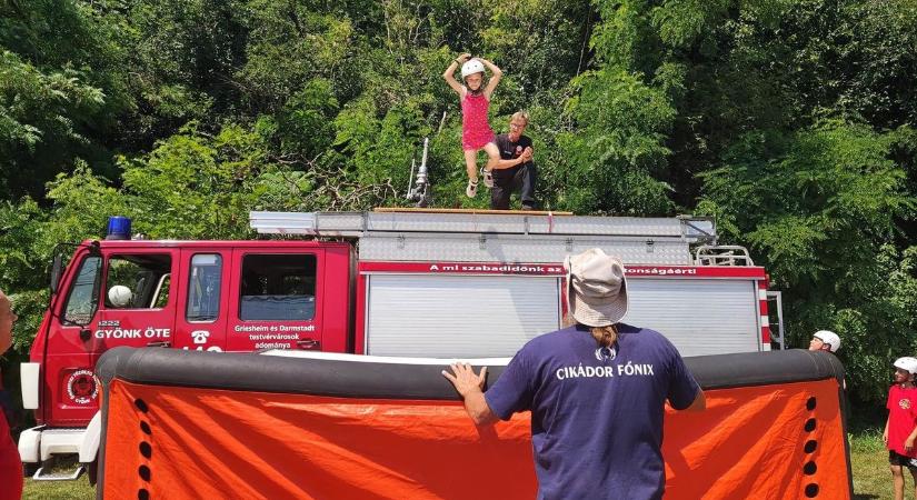 Az önkéntes tűzoltók igazán tüzes juniálist szerveztek (videó)