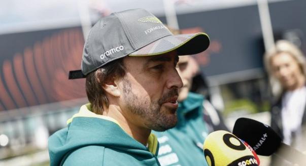 Alonso: Túlszabályozott az FIA, közös nevezőre kell jutnunk velük