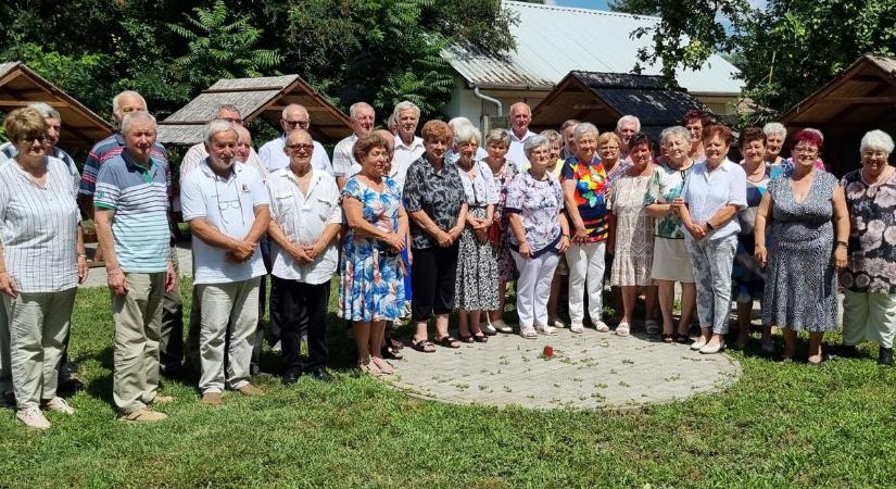 60 éves osztálytalálkozót szerveztek Tarcsán