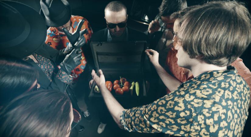 Magyar zenészek segítséget kértek a zöldséglopáshoz, ez lett az eredménye