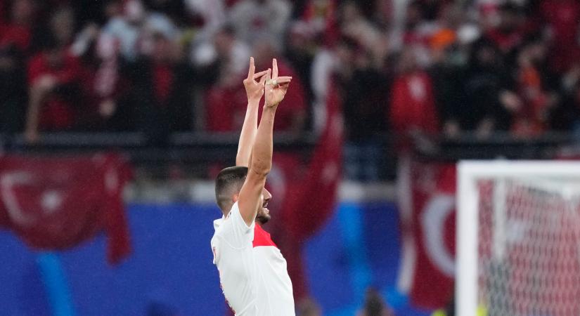 Lesújtott az UEFA: botrányos gólöröme miatt két meccsre eltiltották a török játékost