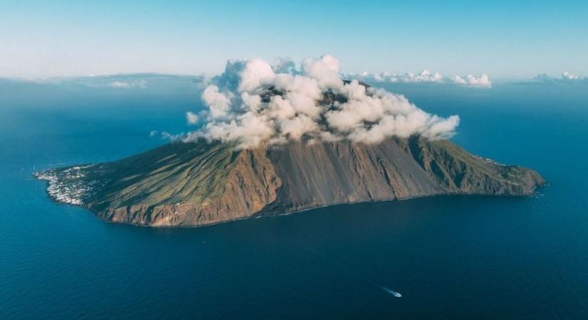 Hamarosan kitörhet a Stromboli vulkán  videó