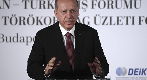 A Facebookot, az Instagramot, a Twittert, a YouTube-ot és a TikTokot is megbüntette Törökország