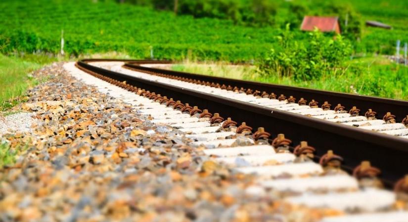 Kábelrongálás miatt késnek a vonatok