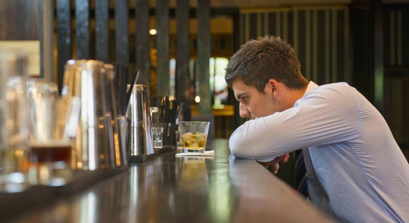 71 rejtett tünet, ami alkoholizmusra utal, anélkül hogy sejtése lenne róla