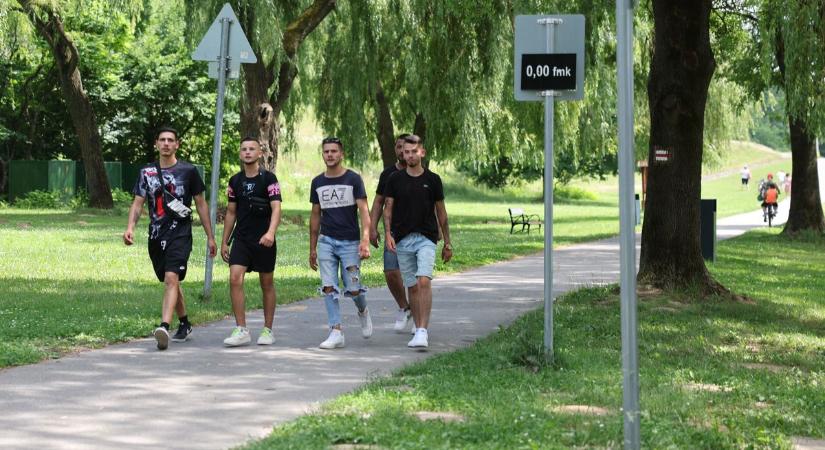 Hiába a nyári szünidő, rosszul érzik magukat a bőrükben a fiatalok