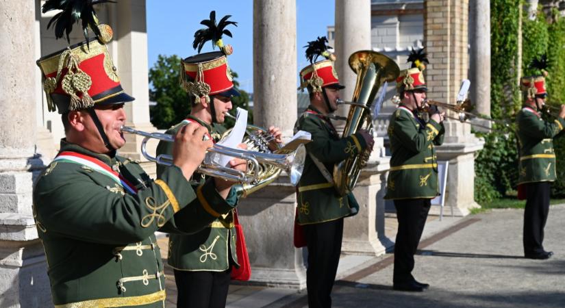 Ezerrel zenél Budapest – ingyenes koncertek városszerte