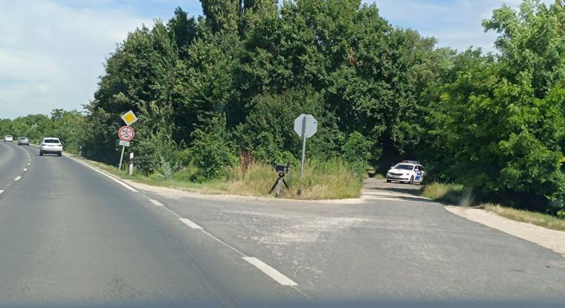 Mérik a közlekedők sebességét a 81-es főúton