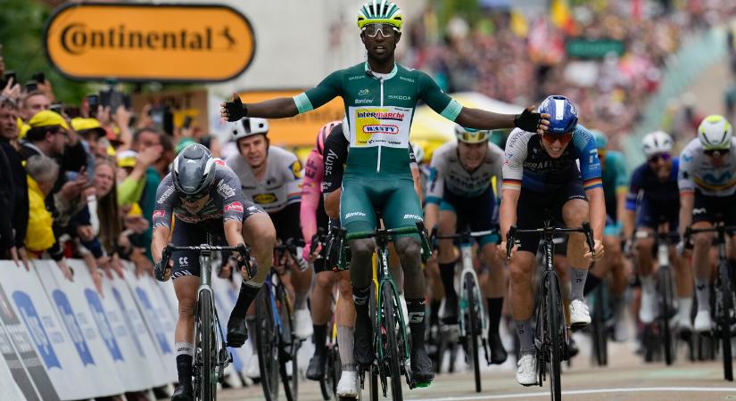 Tour de France – Girmay második győzelme, változatlan összetett