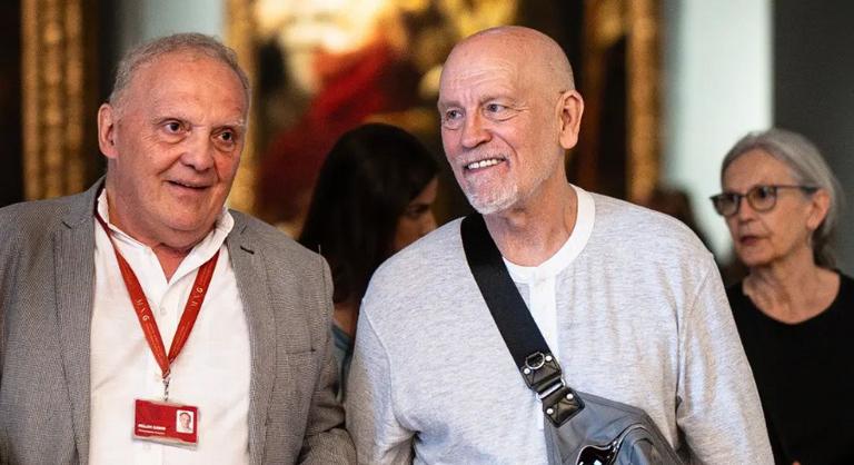 A Szépművészeti Múzeumba és a Magyar Nemzeti Galériába is ellátogatott John Malkovich