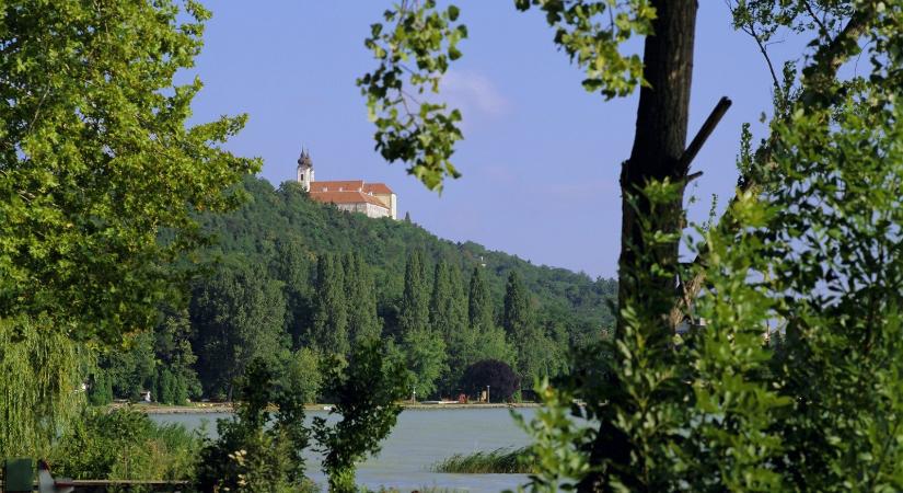 Csalódott levél jött a Balatonról, angolok listáján Magyarország - ezek voltak 2024-ben