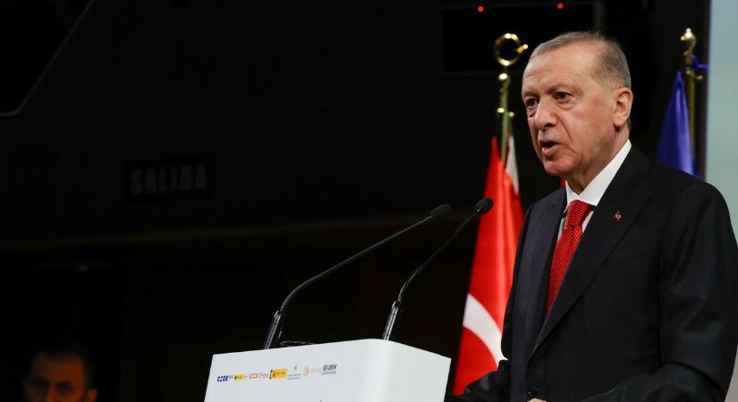 Erdogan helyreállítaná a kapcsolatokat Szíriával, Aszaddal való találkozójáról beszélt