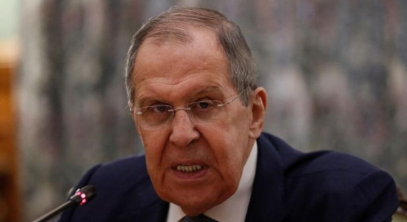 Keményen fogalmazott az amerikai fegyverek bevetéséről Lavrov