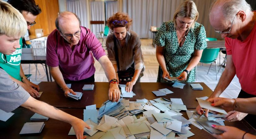 Itt vannak a franciaországi választások első exit poll eredményei