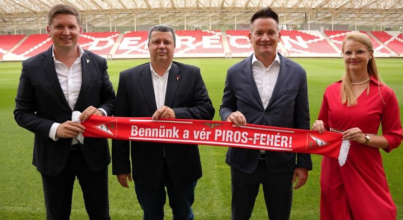 Az egyik nagy hazai bankkal kötött együttműködést a Nagyerdei Stadion