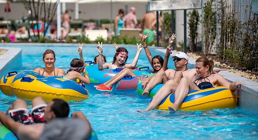 Ismét ingyen csobbanhatnak a végzősök a debreceni strandon