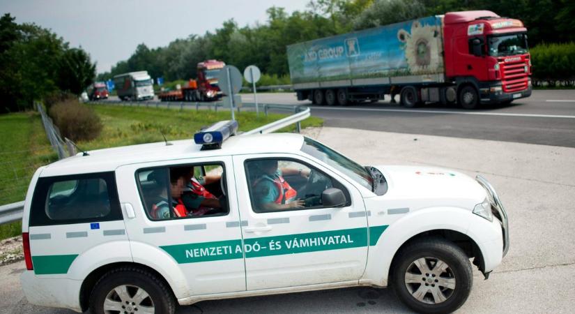 Több száz hamis játékkonzolra csapott le a NAV