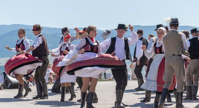 Egy percig se habozzon, ha segíteni kívánja a szórványban élő magyarokat