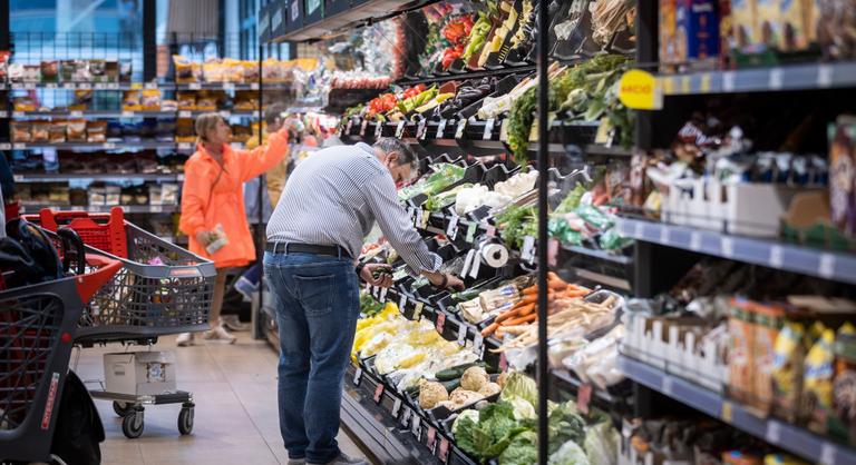 Még mindig rettentő inflációt éreznek a magyar fiatalok