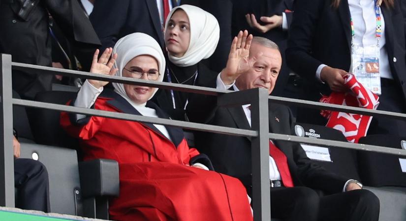 Erdogan szerint a büntetést nem Merih kapta, hanem a török nemzet