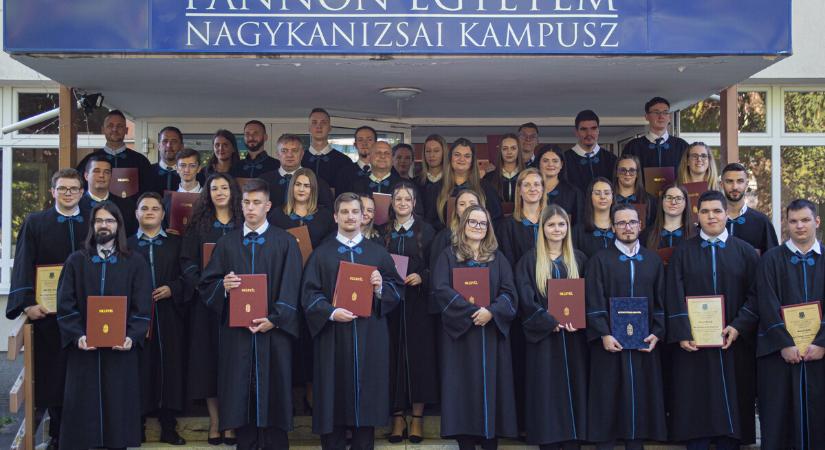 Diplomaosztó PEN-en