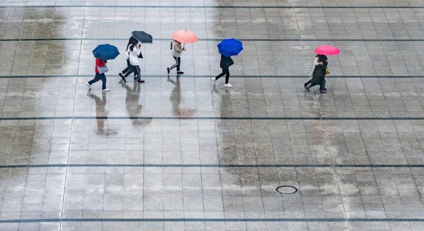 Jégeső és viharos erejű szél: zivatarok miatt figyelmeztetést adtak ki az ország nagy részére - térképen mutatjuk, hol szakadhat le ma az ég