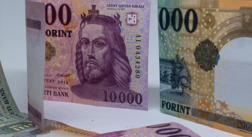 Nesze neked, adóemelés: máris gyengült a forint a bejelentések után, mi lesz még ebből?