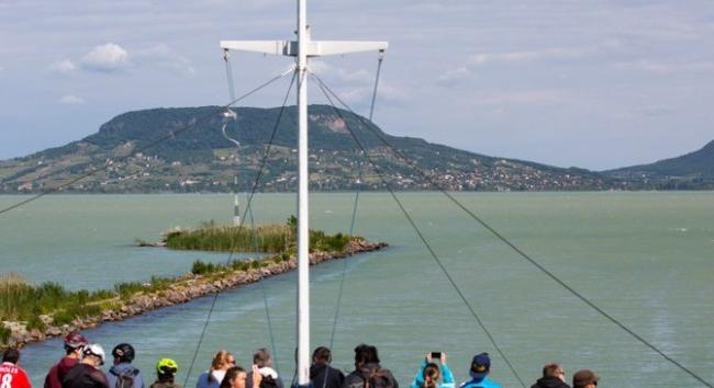 Elkezdődött a főszezon, sűrűbben járnak a balatoni hajók és kompok