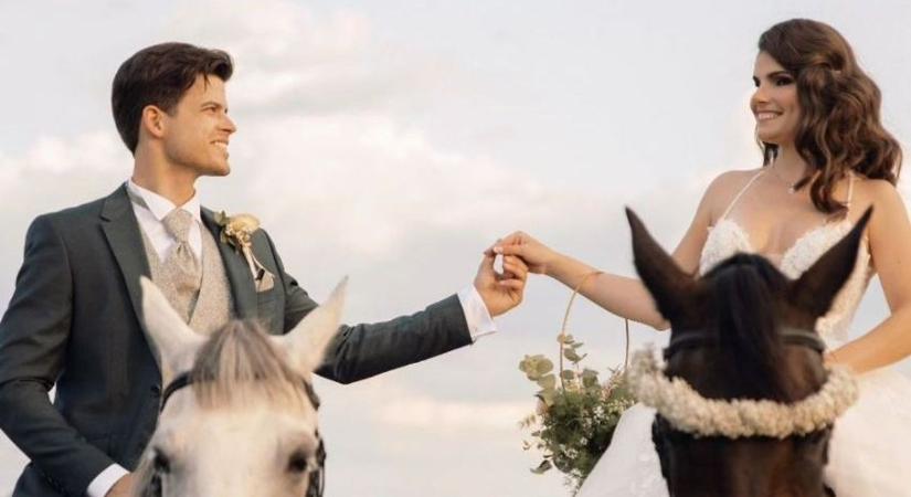 Egy éves házassági évfordulóját ünnepli Agárdi Szilvia és férje