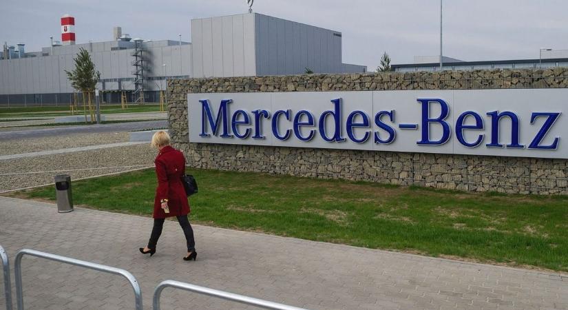 Új forgalmi sávval bővül a Mercedes-gyárhoz vezető út Kecskeméten