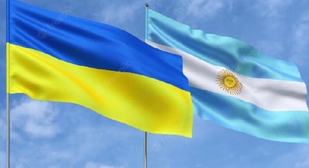 Argentína kész fegyvereket szállítani Ukrajnának