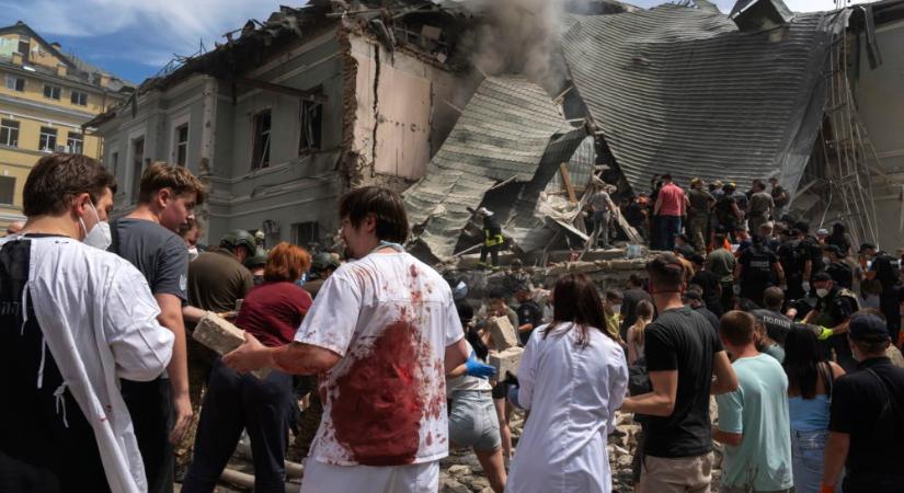 Egy ukrán rakéta lezuhanása okozhatta a kijevi gyermekkórház körüli pusztítást