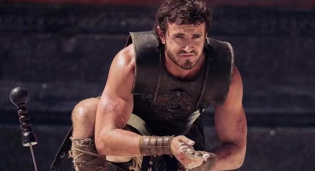 Russell Crowe-ról is megemlékezik a bitang véres és látványos Gladiator 2 trailer