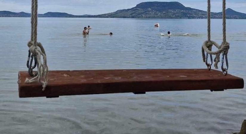 Ellopták a Balaton első panorámás hintáját