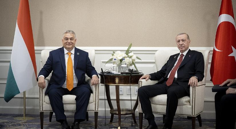 Erdogant is elcsípte Orbán Viktor