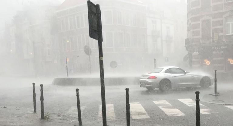 Kíméletlen vihar csapott le Belgiumra, egy csecsemő meghalt