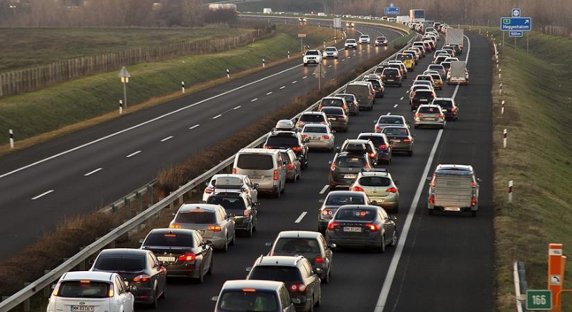 Augusztus elsejétől jön az egynapos autópálya-matrica